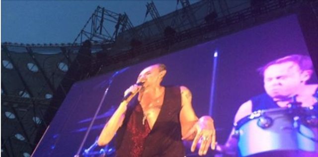 У Києві відгримів потужний концерт Depeche Mode: як це було - фото 182805