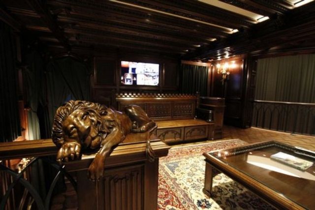 Як виглядає елітний гараж для розкішних авто: ефектні фото - фото 184963