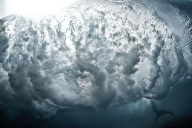 Проти хвиль: потужні фотографії, від яких перехоплює дух - фото 178320