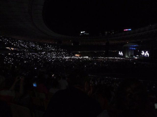 У Києві відгримів потужний концерт Depeche Mode: як це було - фото 182807