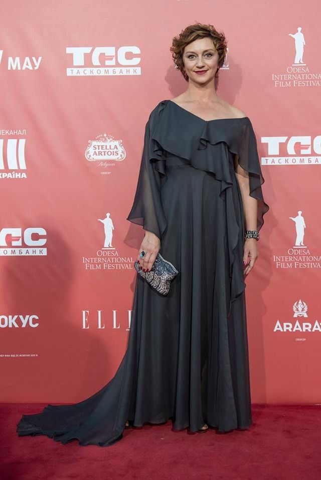 Одеський кінофестиваль 2017: яскраві фото з червоної доріжки - фото 181633
