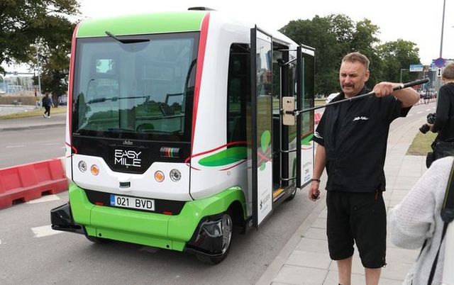 Безпілотні автобуси з‘явилися в Естонії - фото 185347