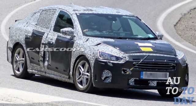 Як виглядає новий седан Ford Focus: потужні фото - фото 181035