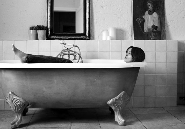 Моніка Беллуччі знялася у спокусливій фотосесії - фото 180164