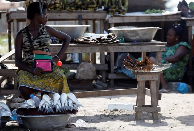 Звичайні будні у колишній колонії Франції: вражаючі фото - фото 180853