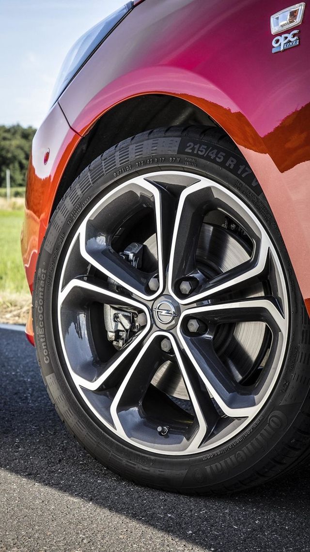 Opel показав розкішний спортивний хетчбек Corsa - фото 184591