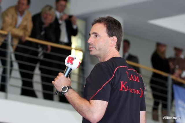 Стало відомо, чи буде реванш Кличко – Джошуа - фото 182249