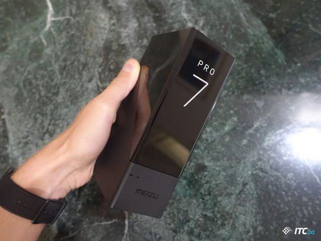 Чим здивували Meizu Pro 7 і Pro 7 Plus: огляд і ціна нових смартфонів - фото 184751