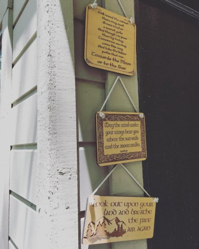 Дочка Майкла Джексона роздяглася перед статуєю Будди: відверте фото - фото 185438