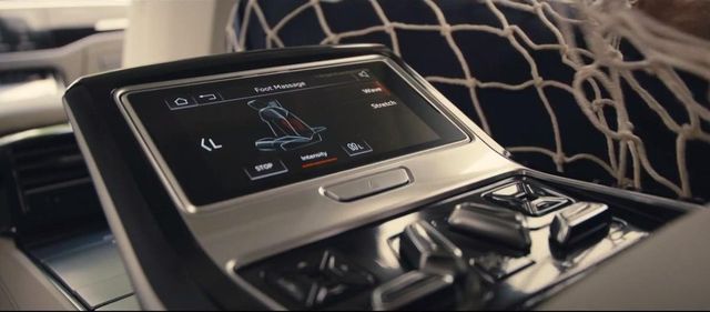 Чим здивує нова Audi А8 2018: відеофакт - фото 178595