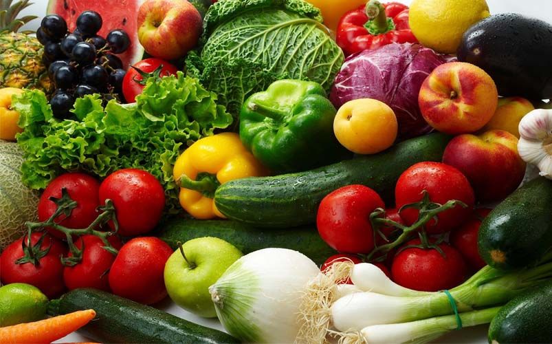 Про що свідчить колір овочів та фруктів