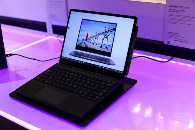 Випущено перший у світі ноутбук із бездротовою зарядкою - фото 180708