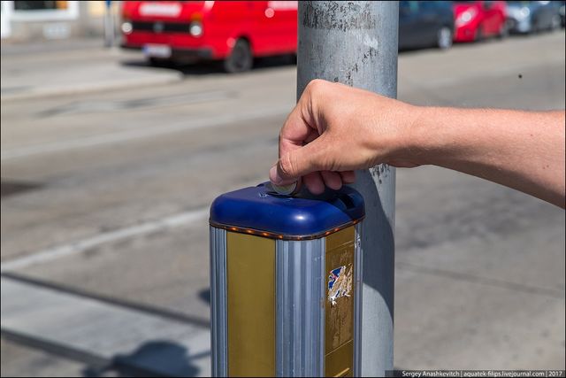 В Австрії з'явилися платні пішохідні переходи: фотофакт - фото 179279