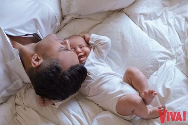 Тищенко вперше показав обличчя свого крихітного синочка - фото 182945