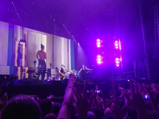 У Києві відгримів потужний концерт Depeche Mode: як це було - фото 182809