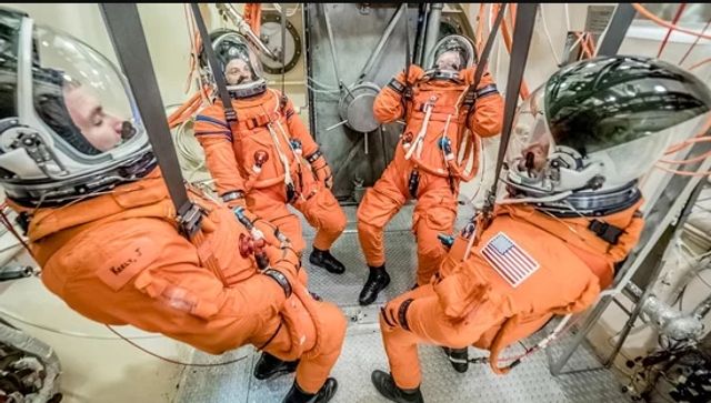 NASA презентувала новий скафандр для відкритого космосу - фото 182670