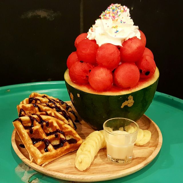 Чому дієтологи радять їсти кавун щодня? - фото 183259