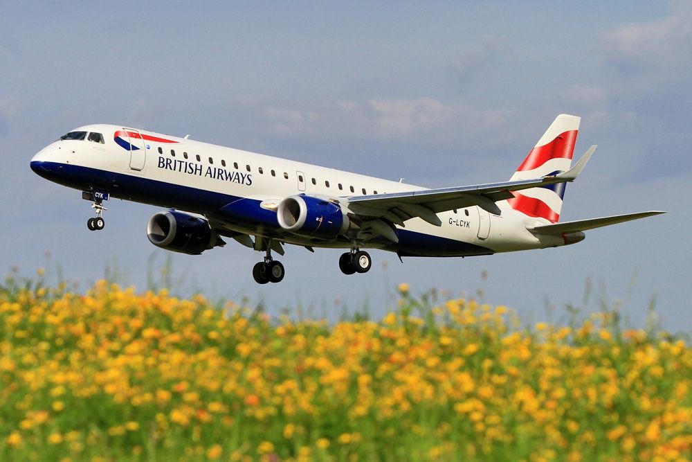 Зірки Голлівуду розповідають про безпеку на борту British Airways: кумедне відео