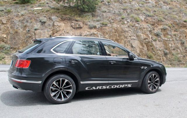 Bentley вивів на тести гібридну версію Bentayga - фото 179595