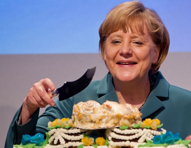 Нова серія "Гри престолів" та день народження Меркель: 17 липня у трьох фото - фото 182230