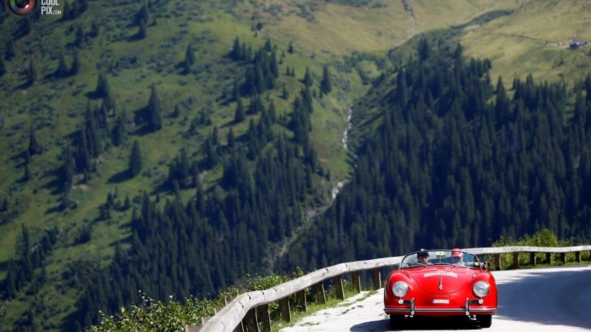 Змагання класичних авто в Альпах, на які можна дивитися вічно - фото 1