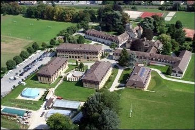 ТОП-5 найдоржчих шкіл світу - фото 185037