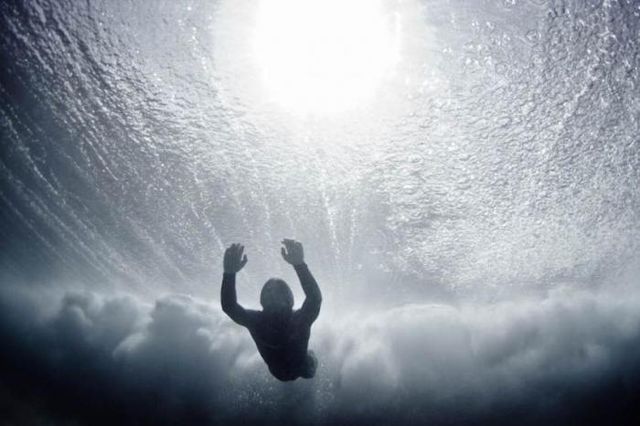 Проти хвиль: потужні фотографії, від яких перехоплює дух - фото 178340