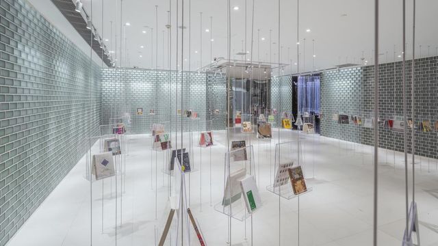 Книжковий магазин майбутнього у Китаї: вражаючі фото - фото 183332