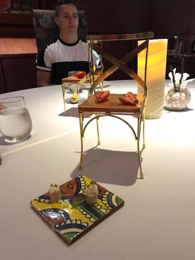 Найдивніша подача страв у кафе: кумедні фото - фото 180210