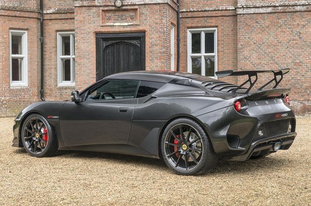 Як у Бетмена! Lotus показав своє найкраще авто - фото 183359