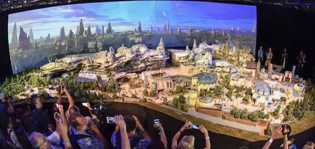 Disney відкриває готель для фанатів "Зоряних війн" - фото 182381