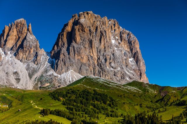 Доломітові Альпи у різну пору року: вражаючі фото - фото 189738