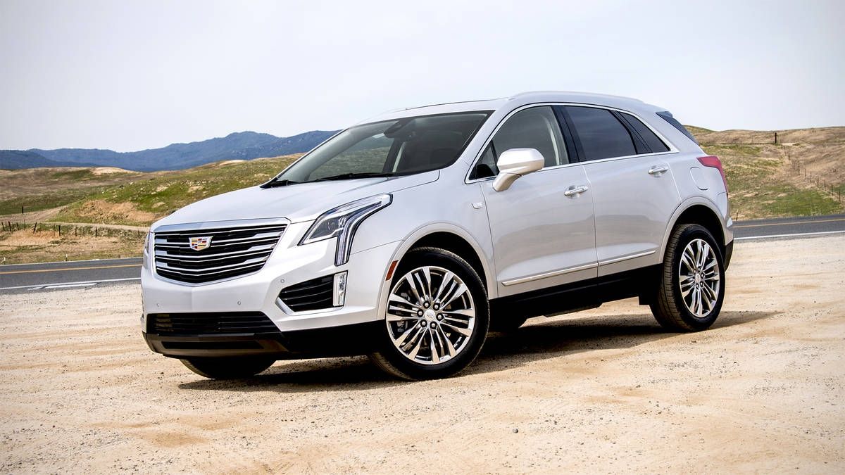 Cadillac представив в Китаї гібридний кросовер XT5