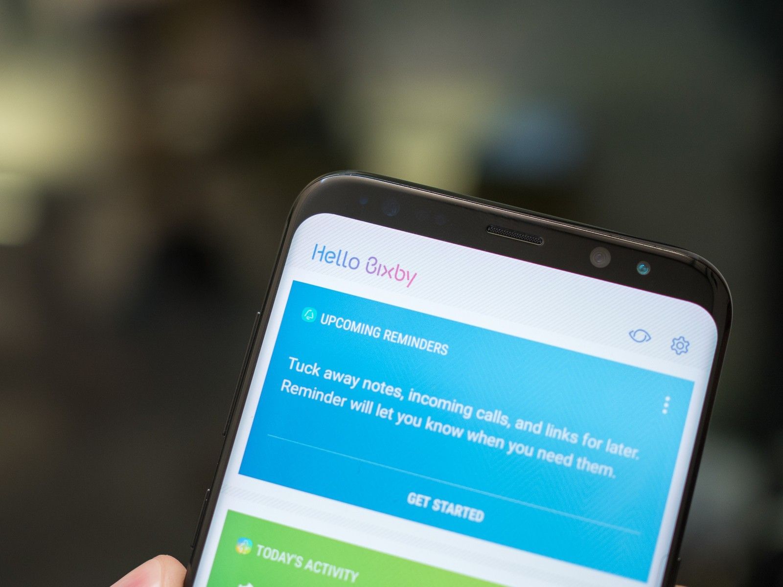 Асистент Bixby тішить користувачів своєю балакучістю