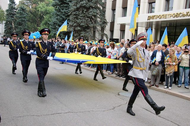 Як в Україні відзначили День прапора: фоторепортаж - фото 190910