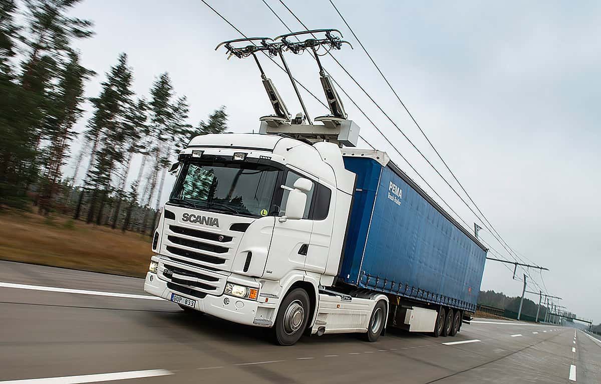 Вантажівки в Німеччині перетворять на тролейбуси