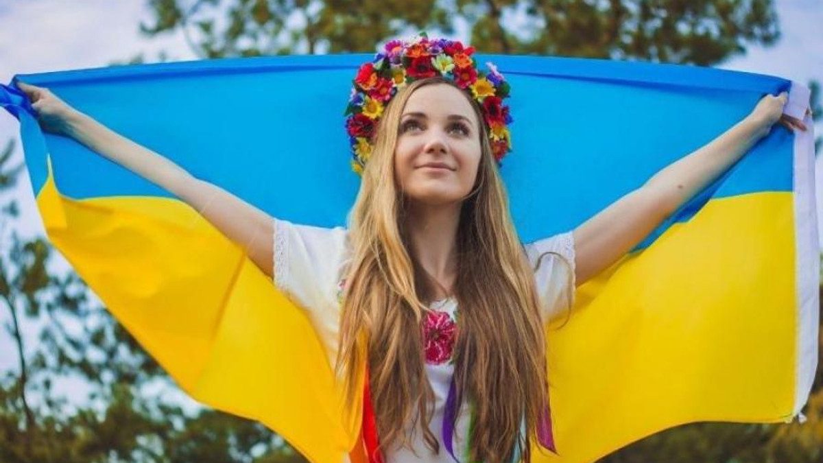 ТОП-10 фото з прапором України, які перемогли у конкурсі Радіо МАКСИМУМ - фото 1