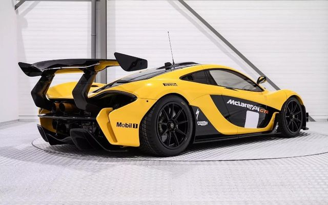 Як виглядає новенький McLaren з ексклюзивної серії: ефектні фото - фото 187200