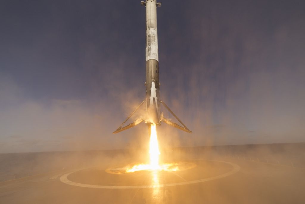 Falcon 9 успішно приземлився на плавучу платформу в Тихому океані