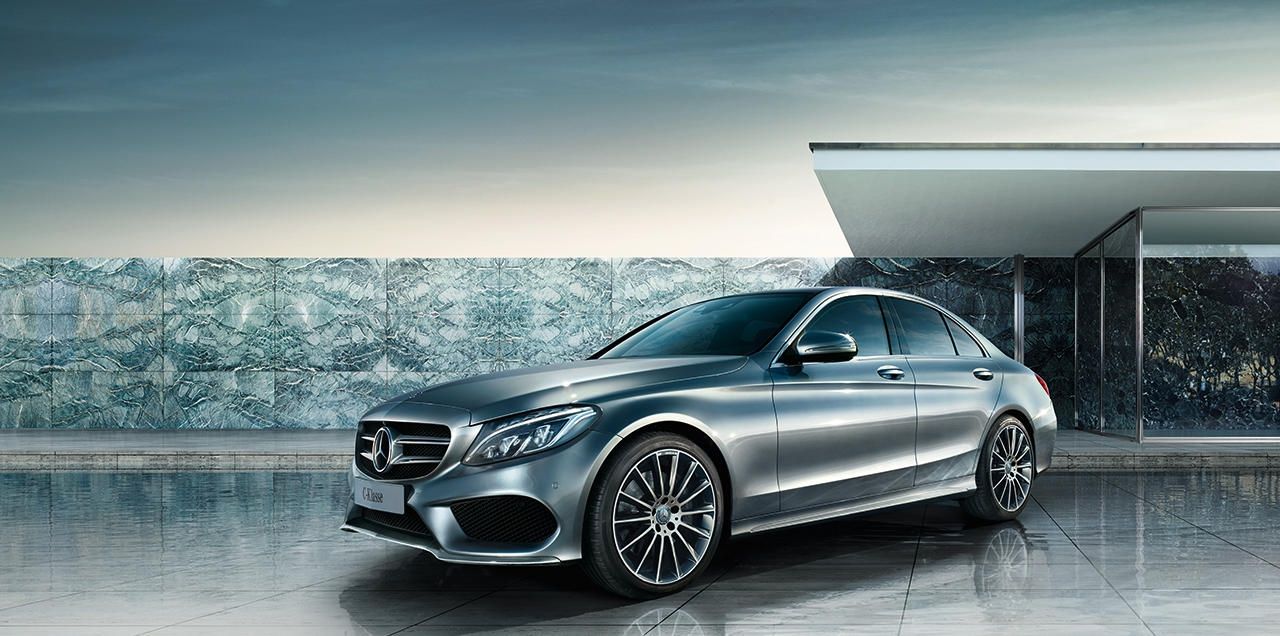 В Африці контрабандисти намагалися вивести вкрадений Mercedes-Benz за допомогою ослів