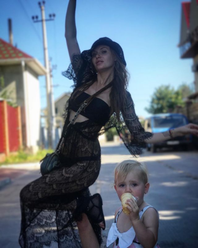 Як українська співачка відпочивала на Донбасі - фото 185489