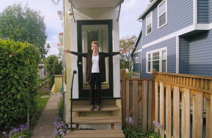 Ось такий незвичайний будинок вдалось побудувати жінці в США: фотофакт