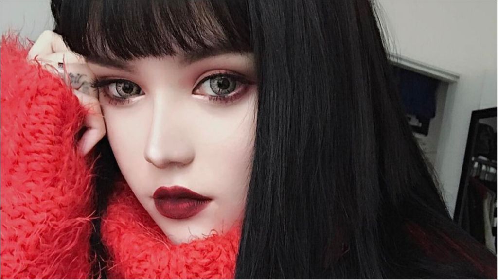 Китайська модель-лялька підірвала мережу