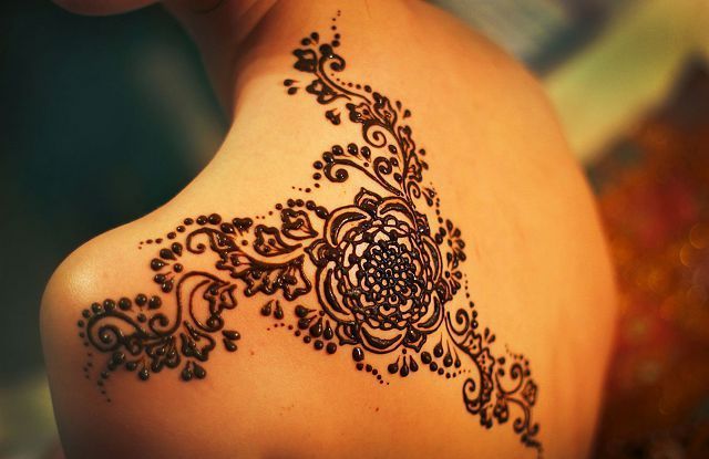 До яких проблем призводить татуювання хною