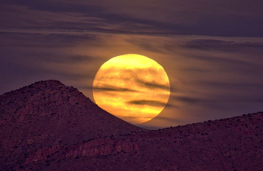 З'явилася фотографія сонячного затемнення, зроблена з орбіти Місяця: фотофакт