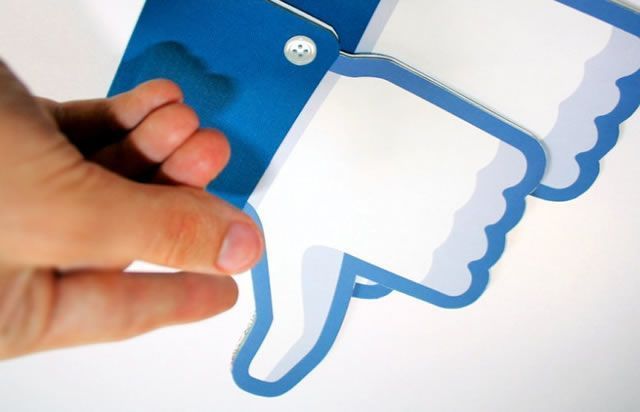 В Facebook щодня видаляють мільйон акаунтів - фото 1