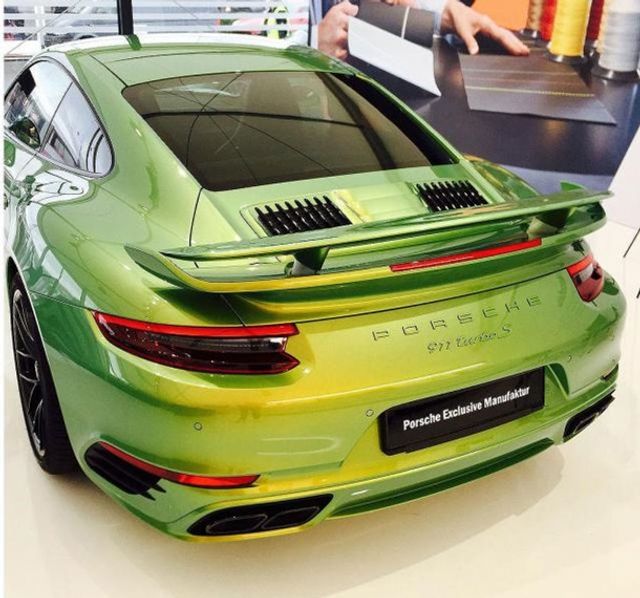 Фарбування Porsche виявилось для власника дорожче, ніж авто - фото 189587