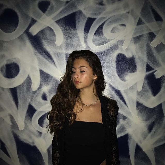 Кетрін Зета-Джонс показала рідкісні фото 13-річної доньки - фото 187872