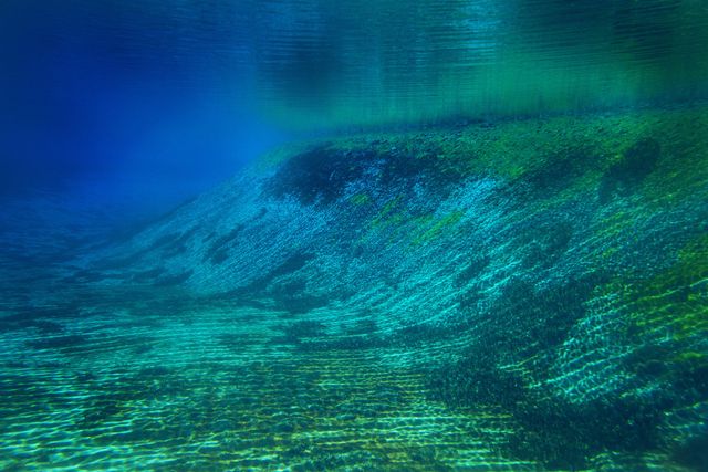 Це найчистіше озеро в світі, але купатися в ньому не можна. Ось чому! - фото 187546