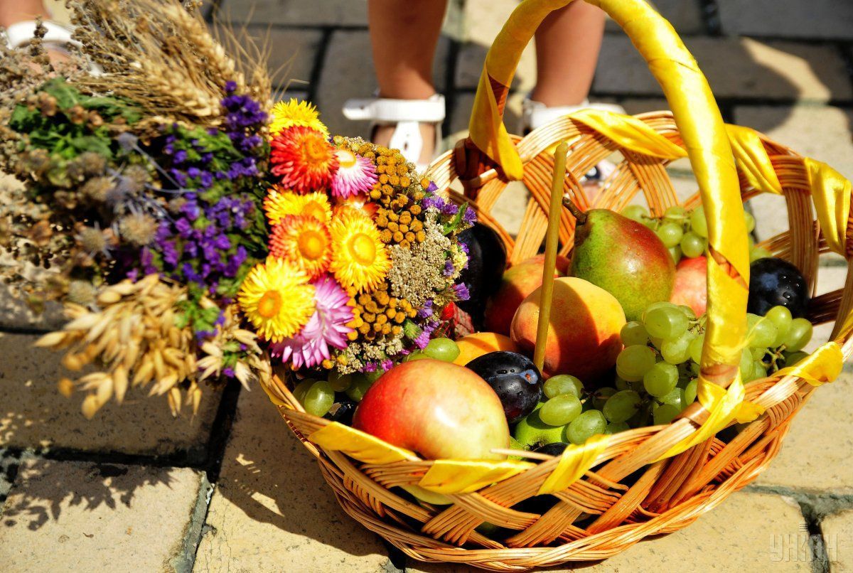 Медовий, Яблучний і Горіховий: коли українці святкують Спаса 2017